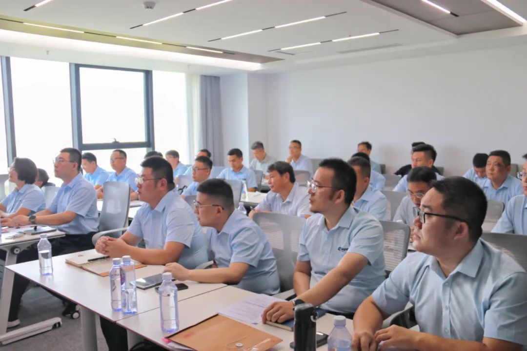 2024年上半年中層管理干部述職會議：述職曬答卷，砥礪再奮進(jìn)。